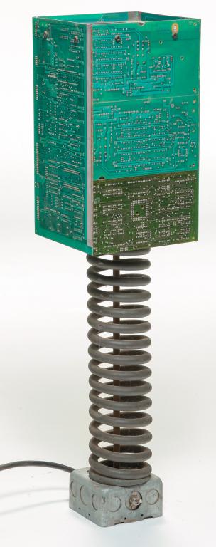 INDUSTRIAL TABLE LAMP. (1 of 3)