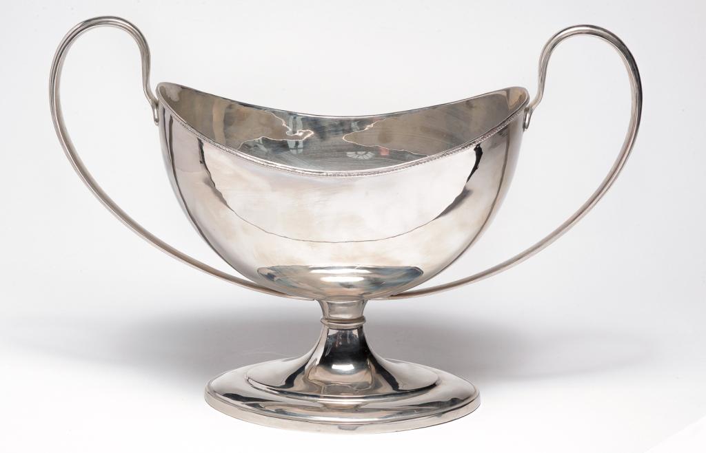 INDIAN SILVER PLATE CENTER BOWL. (1 of 2)