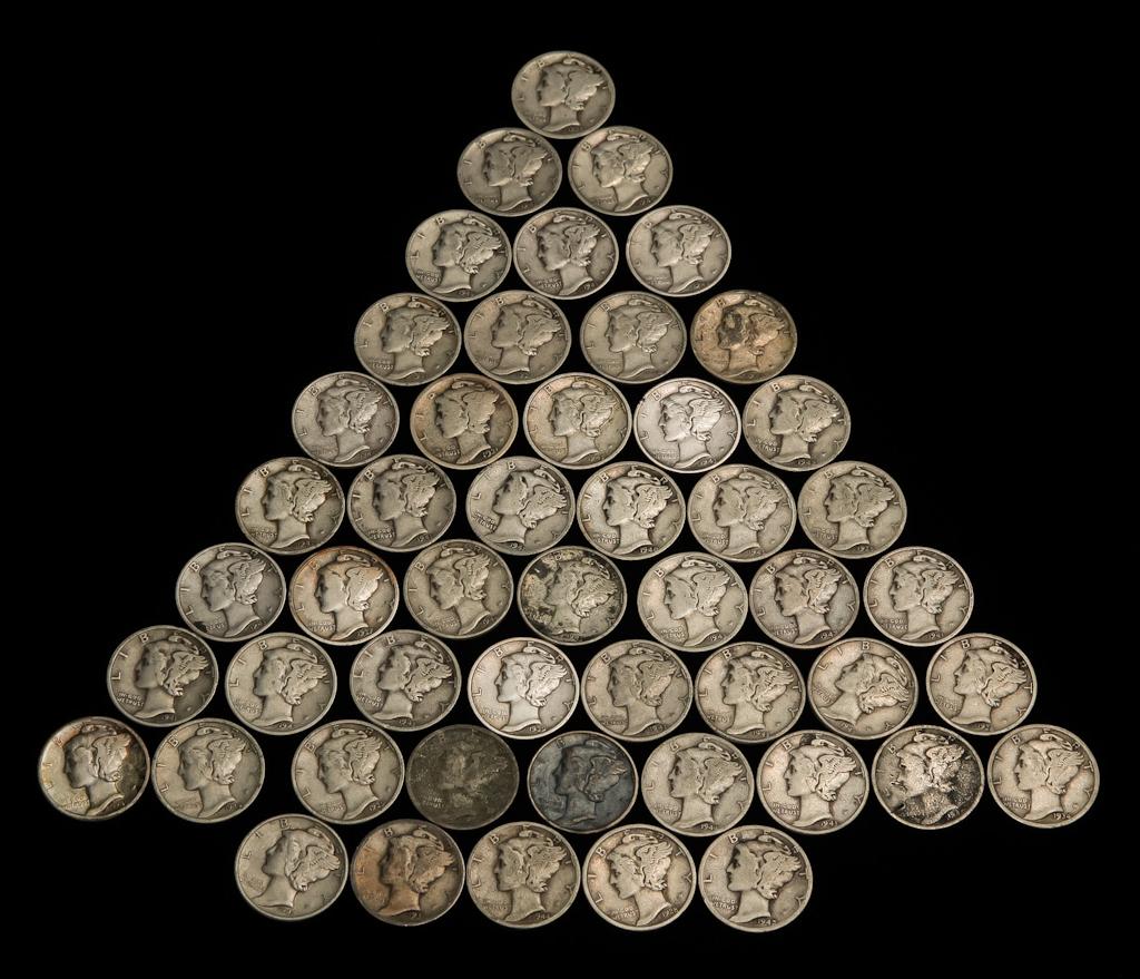 GROUP OF FIFTY-TWO SILVER MERCURY DIMES (1 of 3)