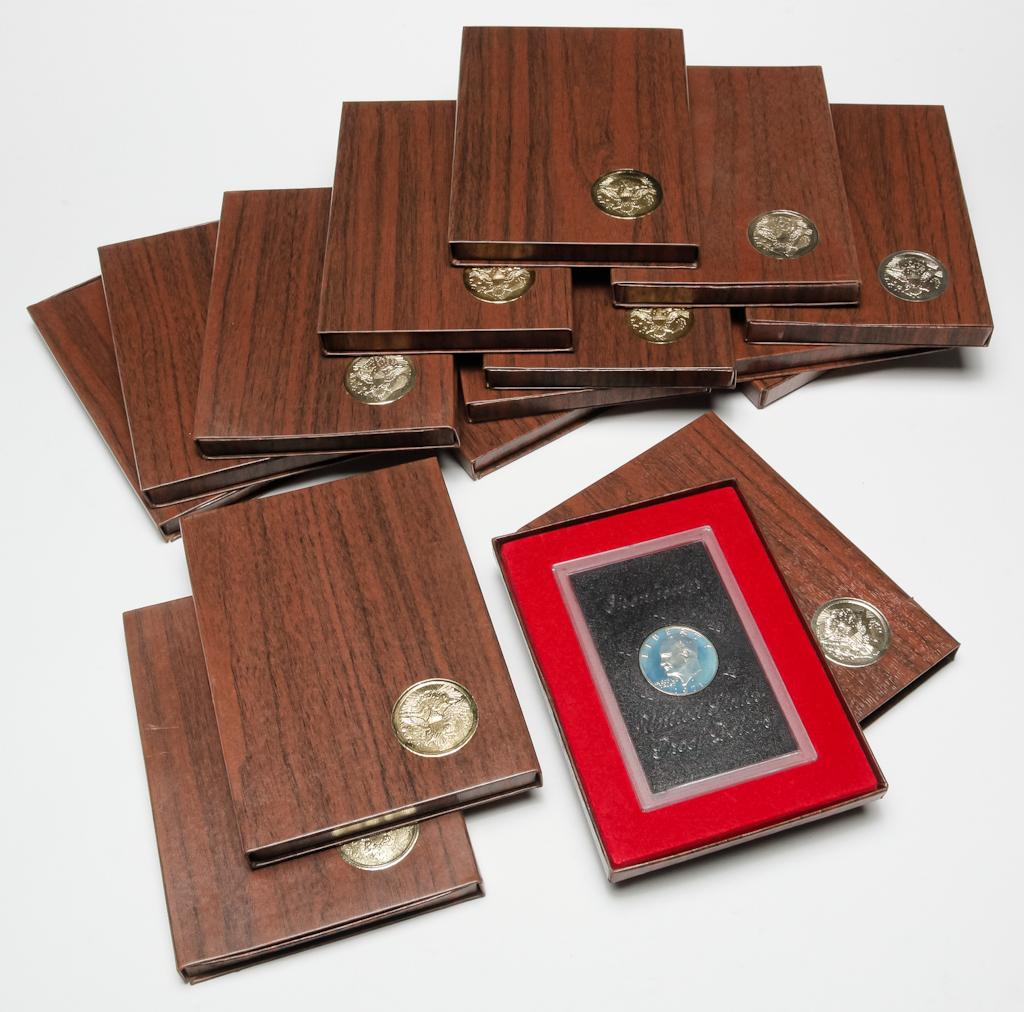 FIFTEEN 1971 EISENHOWER PROOF DOLLARS (1 of 2)