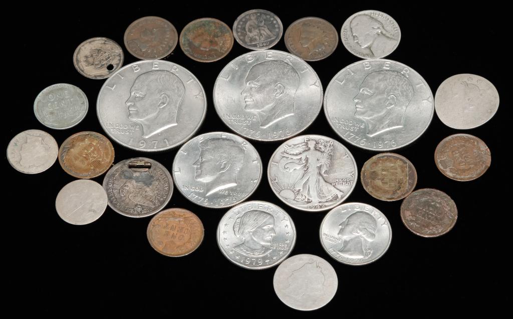 GROUP OF AMERICAN COINS INCLUDING SEATED DIMES (1 of 2)