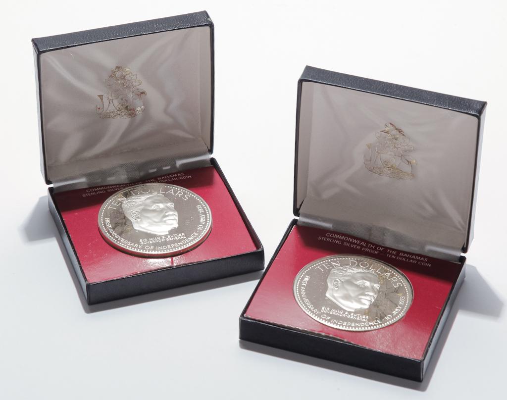 TWO $10 INDEPENDENCE OF THE BAHAMAS SILVER COINS (1 of 2)