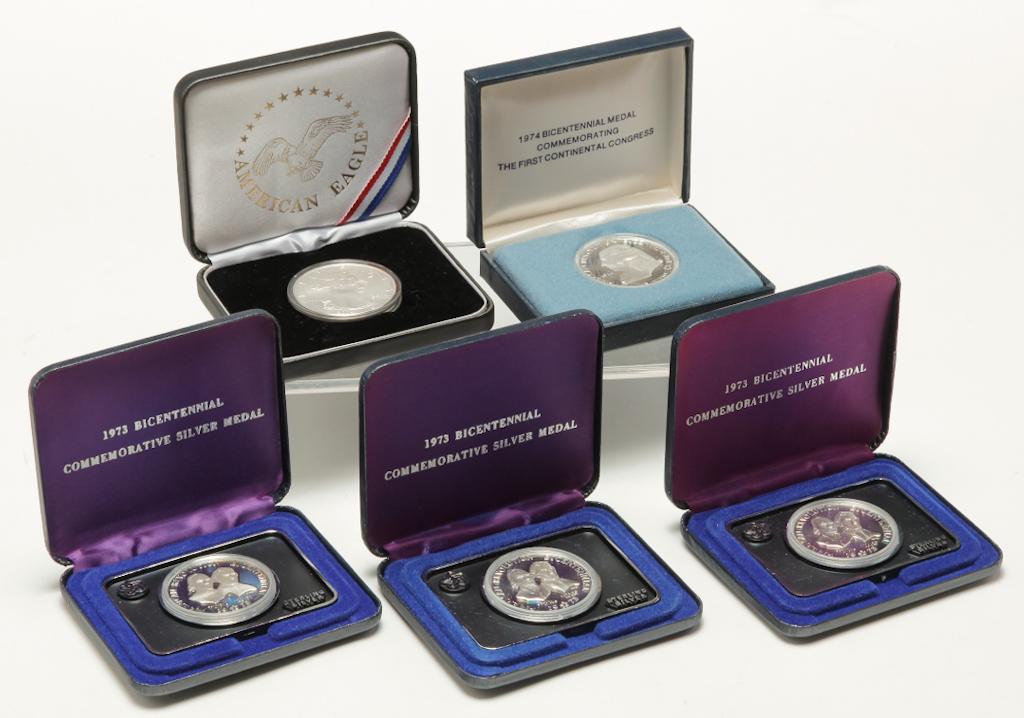 FIVE SILVER COINS INCLUDING AN AMERICAN EAGLE (1 of 3)