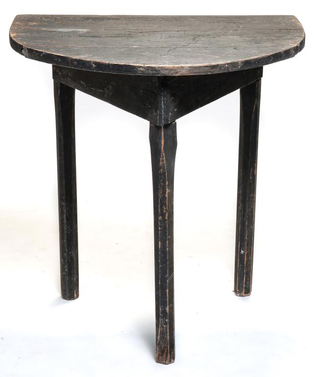 AMERICAN COUNTRY PAINTED "D" SHAPED TABLE. (1 of 4)