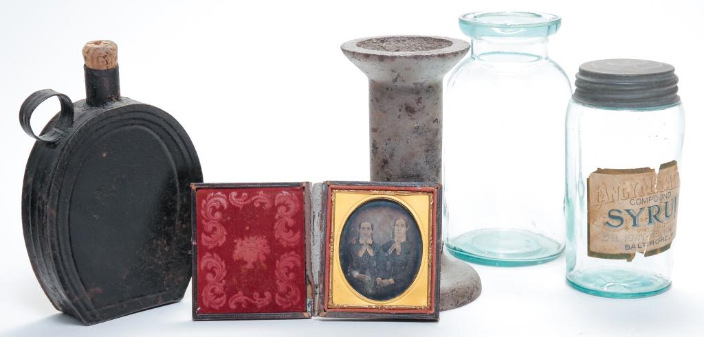 GROUP OF ITEMS INCLUDING CANNING JARS. (1 of 5)