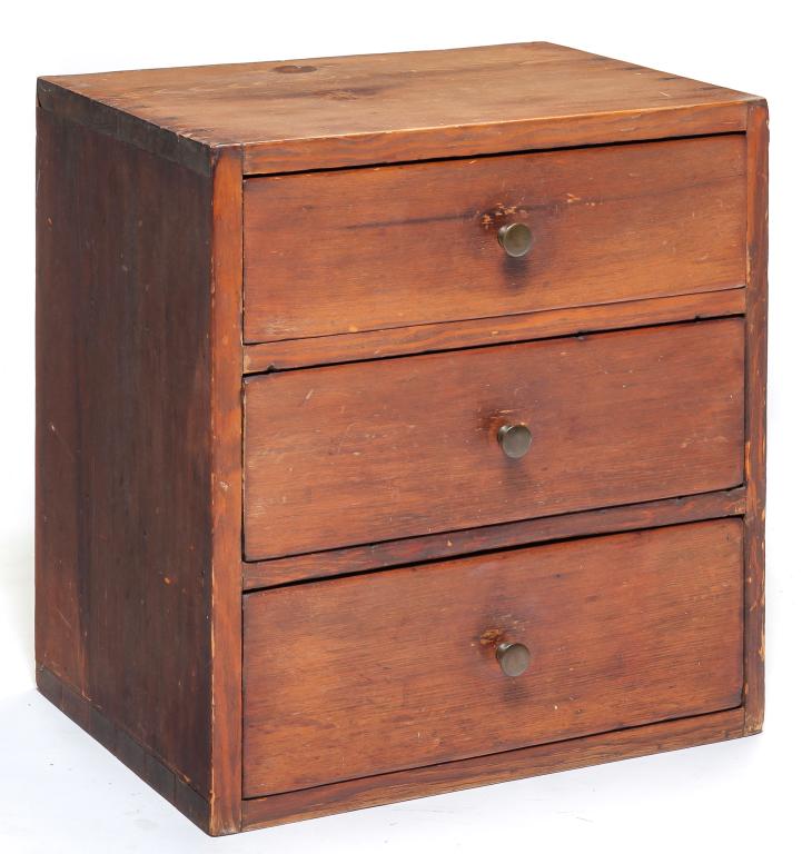 AMERICAN TABLE TOP SET OF DRAWERS. (1 of 4)