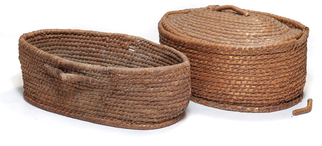 TWO AMERICAN RYE STRAW BASKETS. (1 of 4)