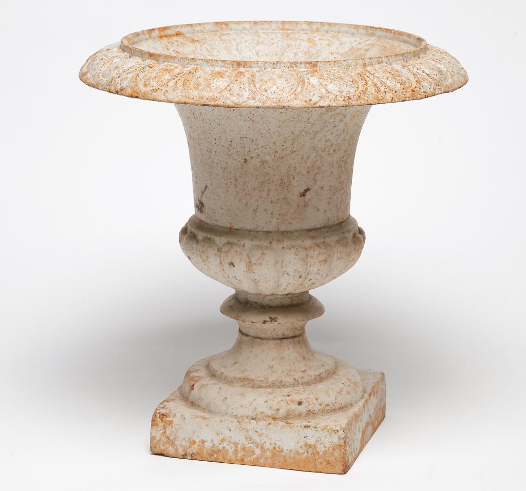 AMERICAN CAST IRON GARDEN URN. (1 of 2)