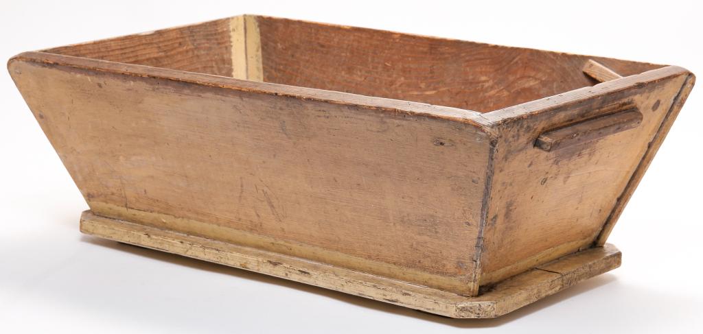 AMERICAN TABLE TOP DOUGH BOX BASE. (1 of 4)