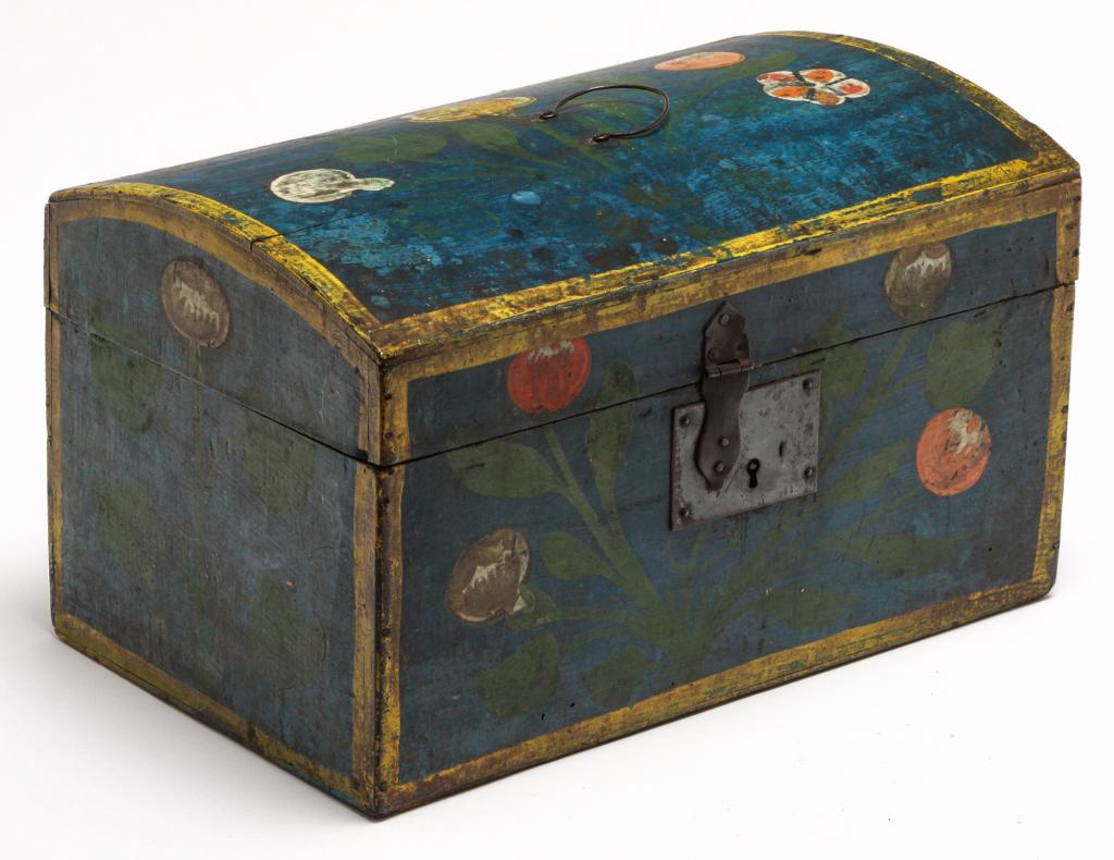 EUROPEAN DECORATED DOCUMENTS BOX. (1 of 4)