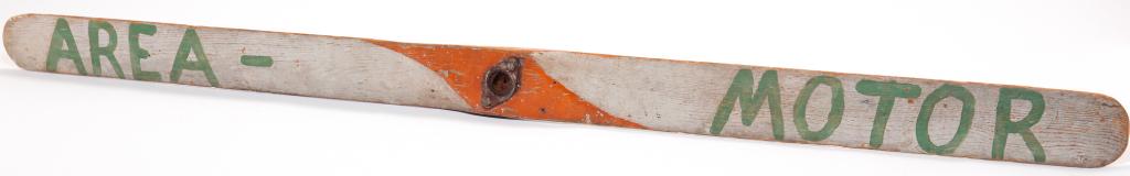 AMERICAN PAINTED WOODEN PROPELLER. (1 of 3)