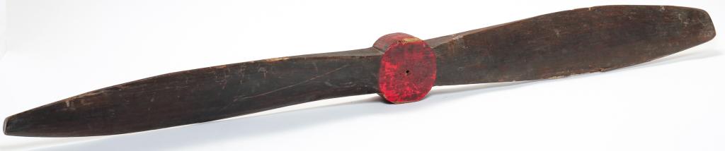 AMERICAN PAINTED WOODEN PROPELLER. (1 of 2)