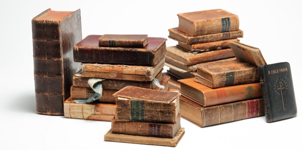 GROUP OF MOSTLY LEATHERBOUND BOOKS. (1 of 3)