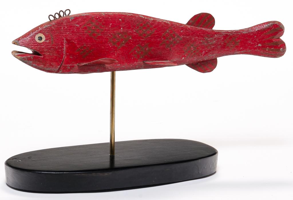 AMERICAN ICE FISHING DECOY. (1 of 4)