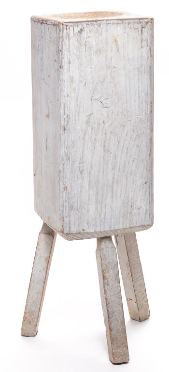 SMALL AMERICAN BUTCHER'S BLOCK. (1 of 4)