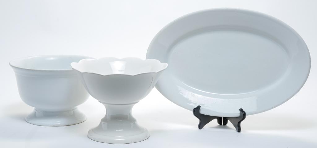 TWO PIECES OF IRONSTONE AND A COMPOTE. (1 of 5)