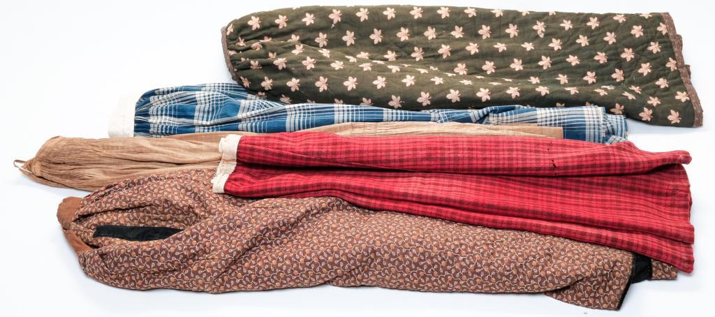 FIVE AMERICAN WOMEN'S SKIRTS. (1 of 4)