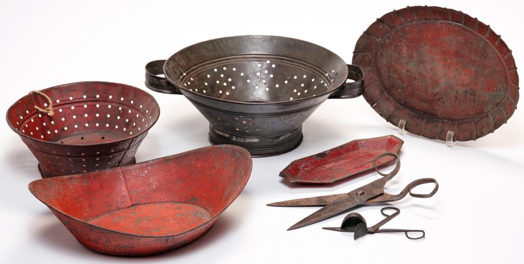 SIX AMERICAN HOUSEHOLD TIN AND IRON ITEMS. (1 of 4)