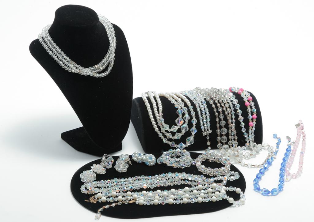 MID-CENTURY CRYSTAL BEAD COLLECTION. (1 of 2)