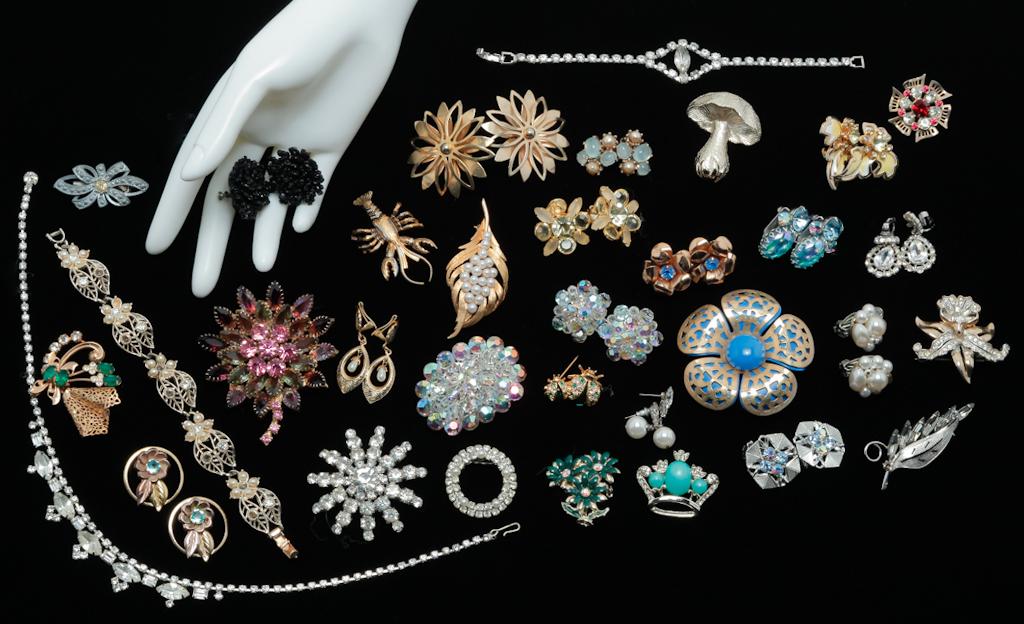 A LITTLE SAMPLE OF MID-CENTURY COSTUME JEWELRY. (1 of 3)