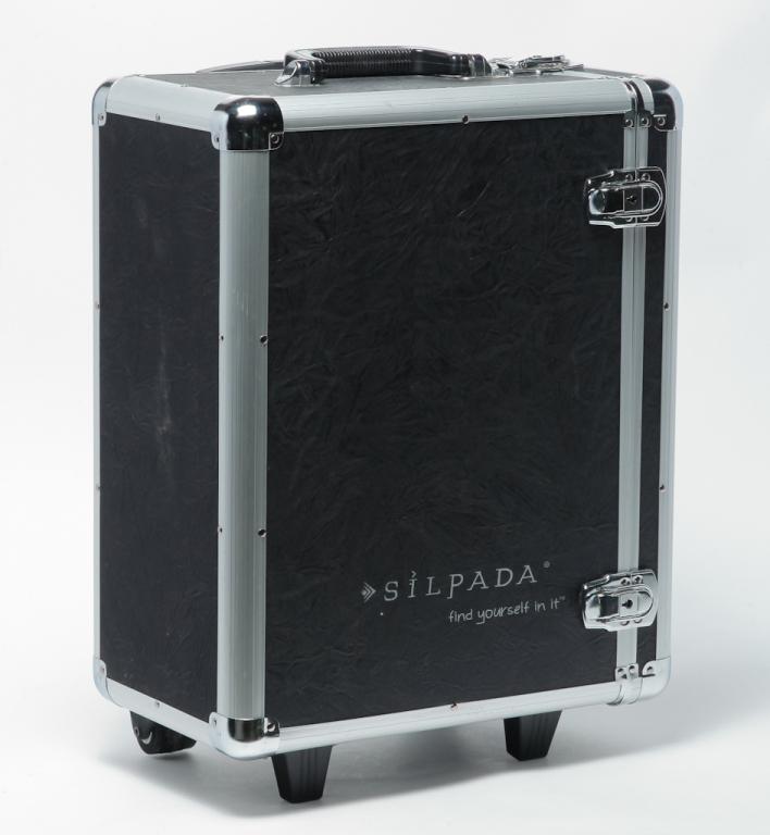 SILPADA ROLLING DISPLAY CASE (USED). (1 of 4)