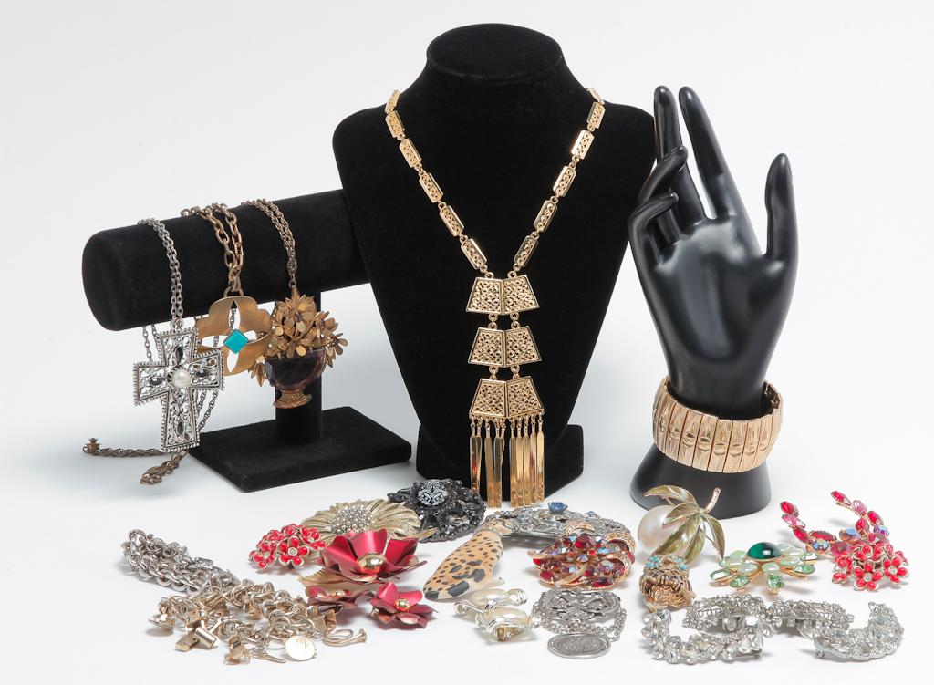 BOLD AND BEAUTIFUL. (1 of 3)