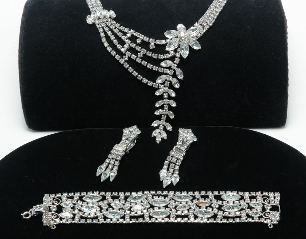 VINTAGE WEISS RHINESTONE THREE-PIECE SET WITH BOX. (1 of 1)