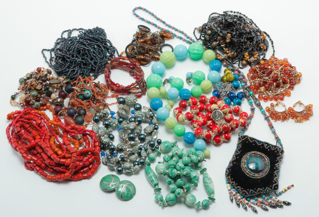 BODACIOUS BEADS. (1 of 2)