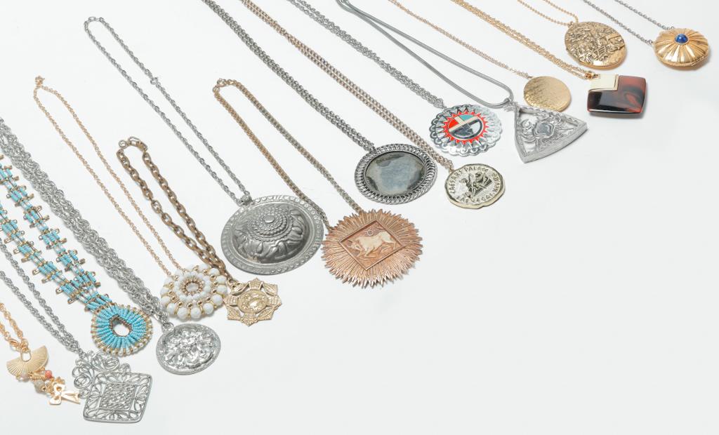 A LITTLE VINTAGE BLING. (1 of 2)