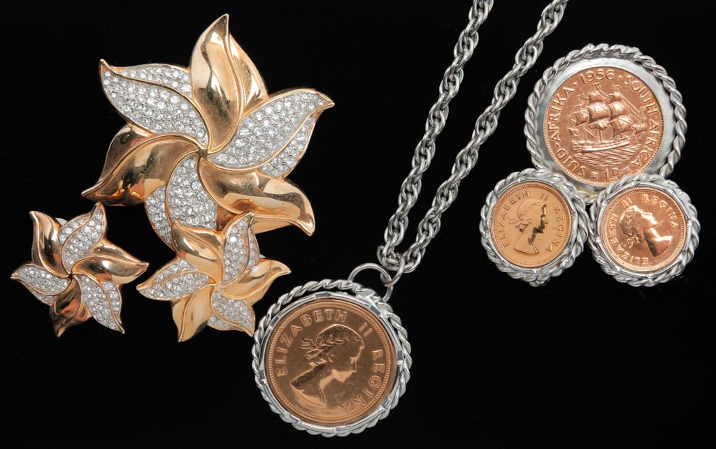 SWAROVSKI AND LERU VINTAGE JEWELRY SET. (1 of 2)