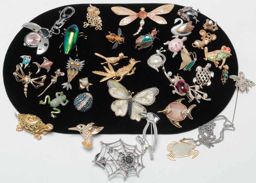 FROGS, FISH, INSECTS, BIRDS AND MORE. (1 of 2)