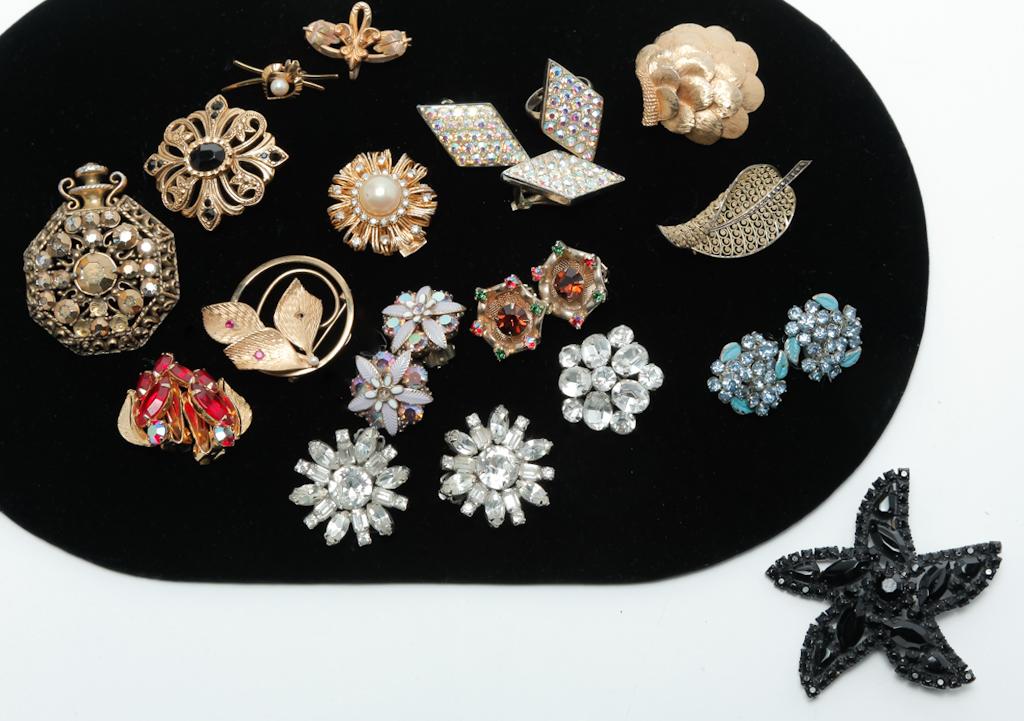 VINTAGE WEISS AND OTHER SIGNED PIECES. (1 of 1)