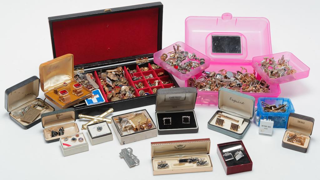 LARGE GROUP MENâ€™S JEWELRY. (1 of 3)