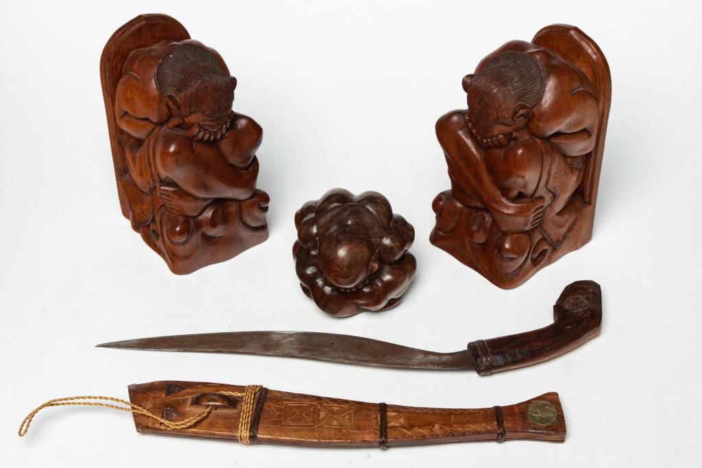 FIVE CARVED WOODEN PIECES. (1 of 9)