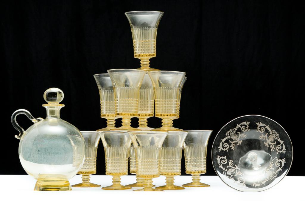 FOURTEEN PIECES OF AMERICAN GLASS. (1 of 8)