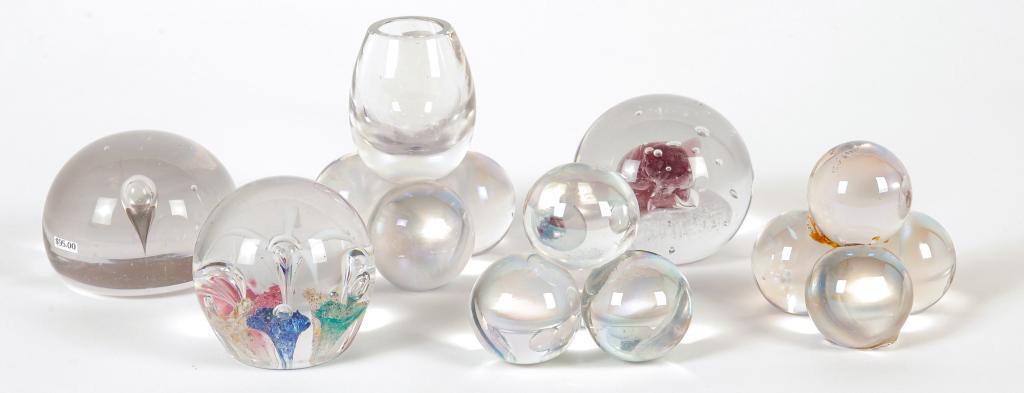 GROUP OF SIX GLASS PAPERWEIGHTS (1 of 2)