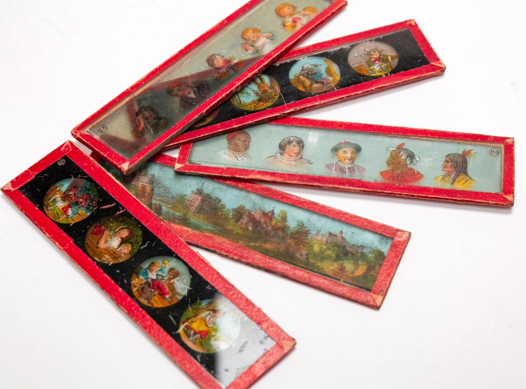 TIN MAGIC LANTERN WITH NINE SLIDES (1 of 1)