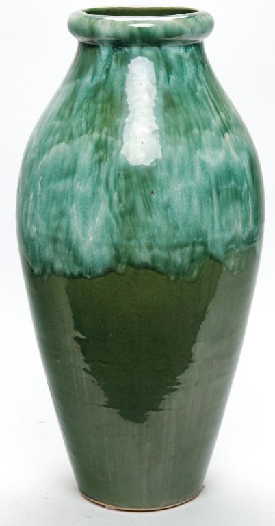 OHIO ROBINSON RANSBOTTOM LARGE VASE. (1 of 2)