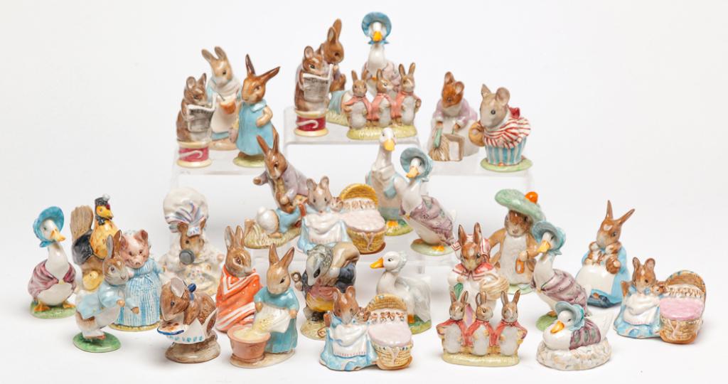 THIRTYONE BEATRIX POTTER FIGURINES. (1 of 4)