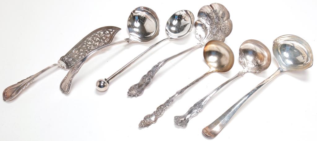 SEVEN SILVER PLATE SERVING PIECES. (1 of 2)