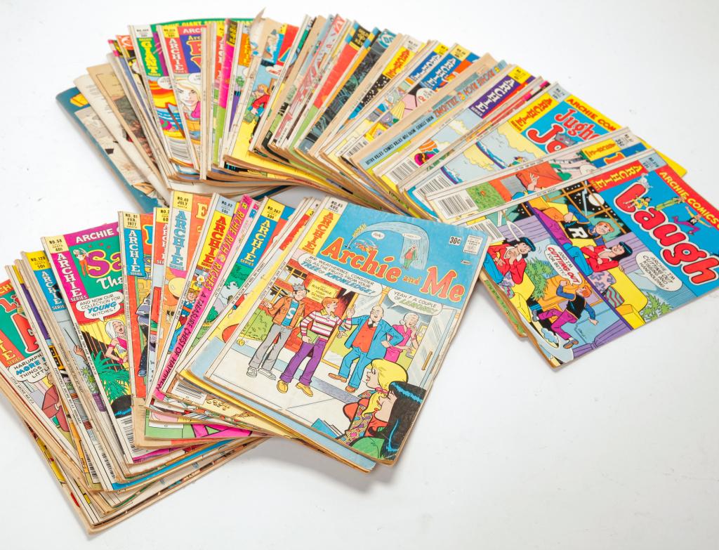 COLLECTION OF COMIC BOOKS. (1 of 2)
