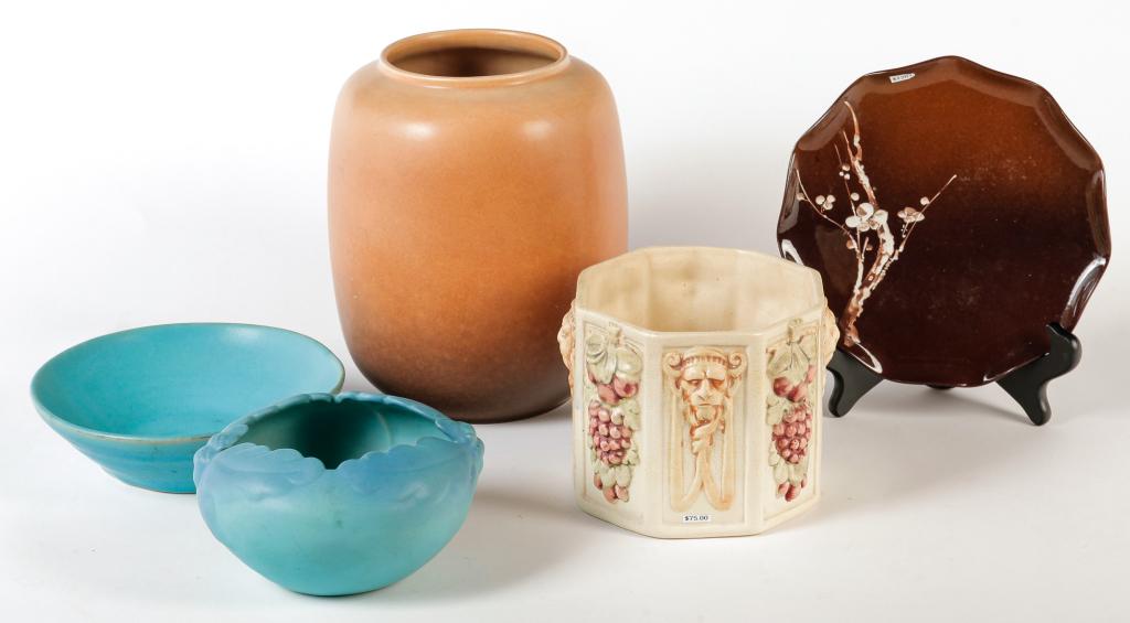 FIVE PIECES OF AMERICAN ART POTTERY. (1 of 2)