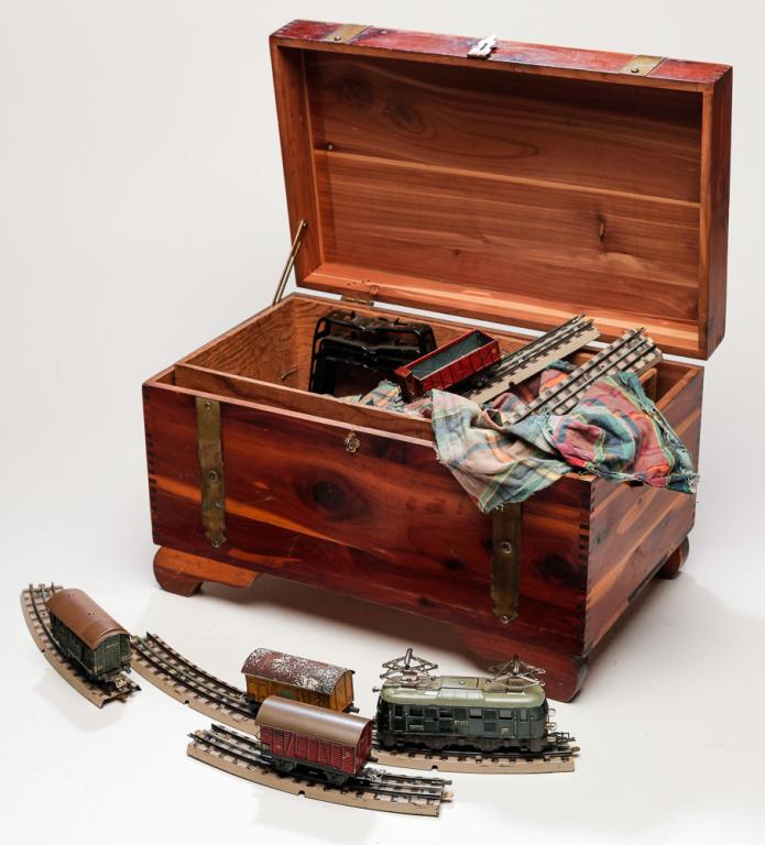 GERMAN MARKILL ELECTIC TRAIN SET. (1 of 2)