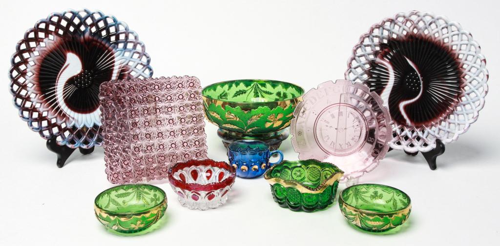 GROUP OF AMERICAN COLORED GLASS. (1 of 2)