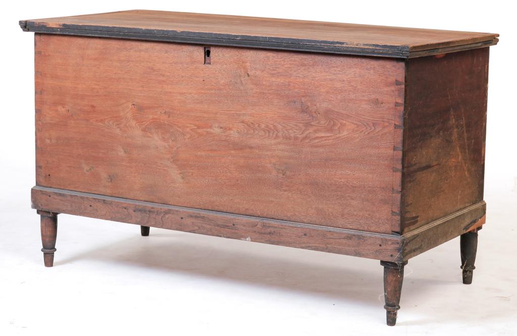AMERICAN SHERATON BLANKET CHEST. (1 of 4)