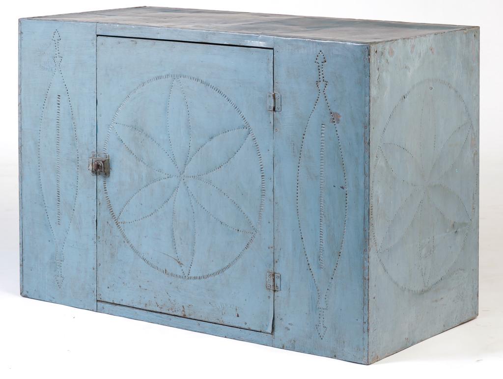 AMERICAN PUNCHED TIN PIE SAFE. (1 of 4)