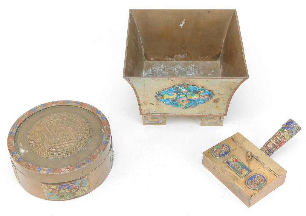 THREE PIECES OF CHINESE BRASS. (1 of 3)