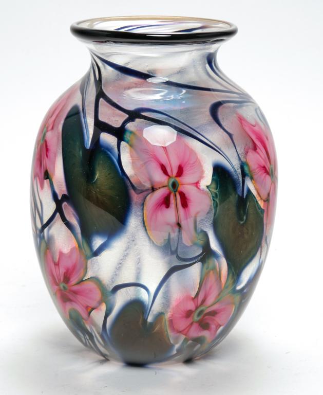 CHARLES LOTTON ART GLASS VASE. (1 of 1)