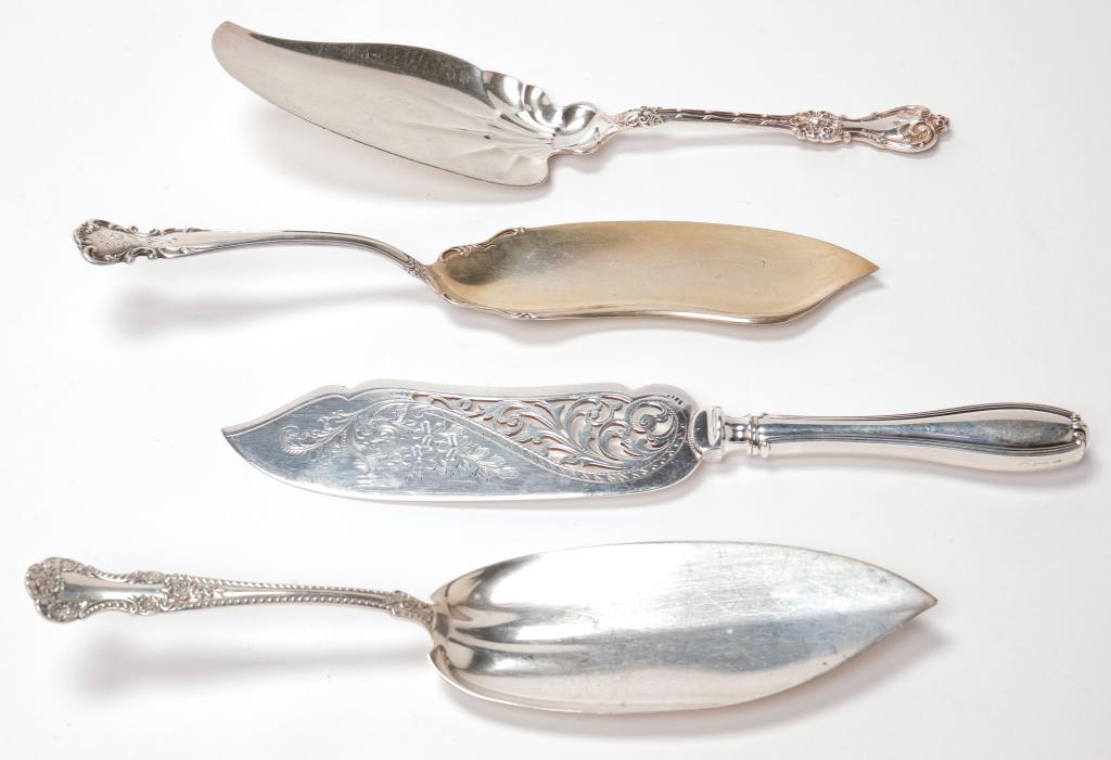 FOUR AMERICAN STERLING FISH SERVERS. (1 of 1)