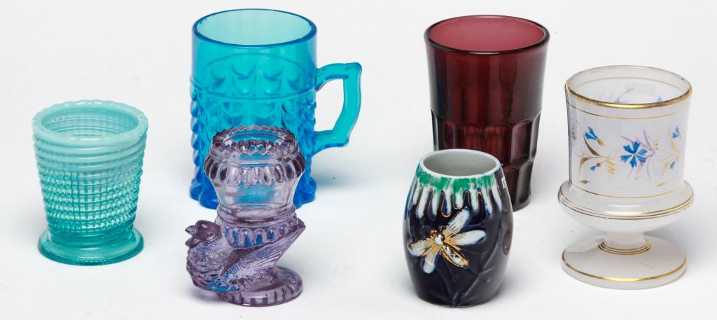 GROUP OF GLASS AND CHINA NOVELTIES (1 of 3)